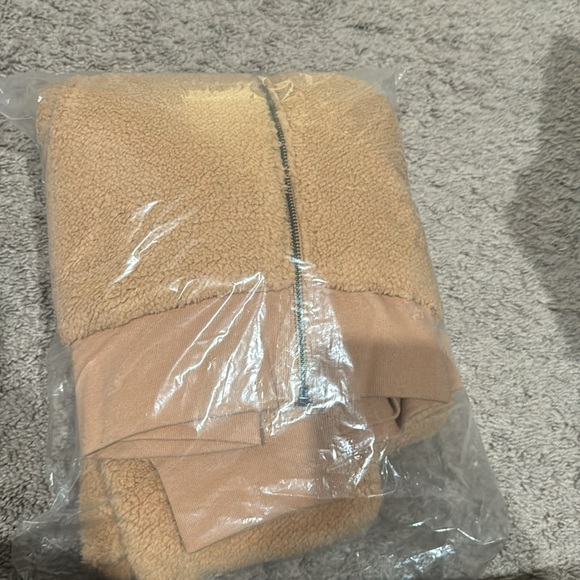 Brand new Sherpa gap hoodie in XL 100% cotton - Picture 4 of 5